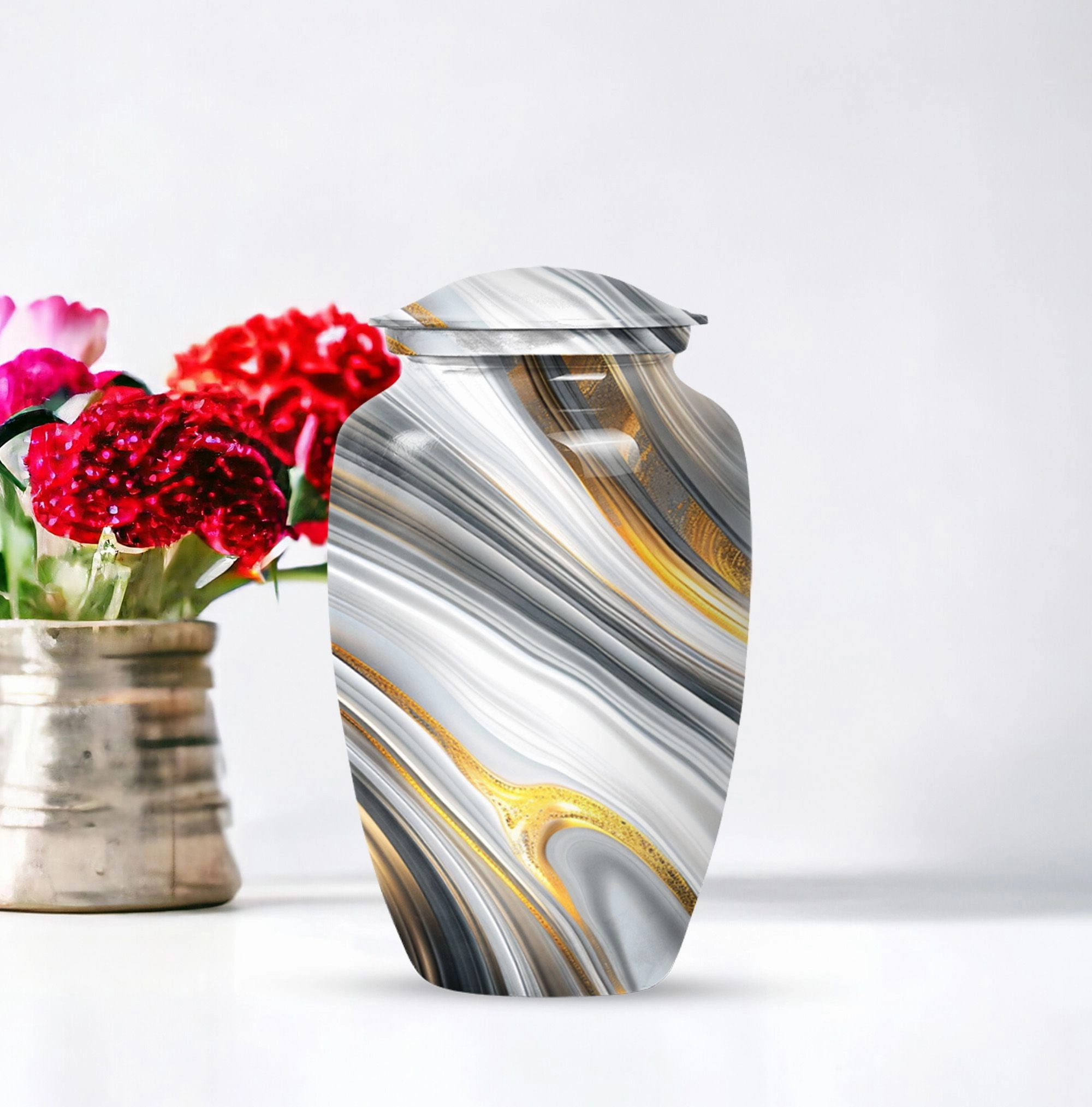 Artistic Remembrance: Charming Memorial Ash Urn